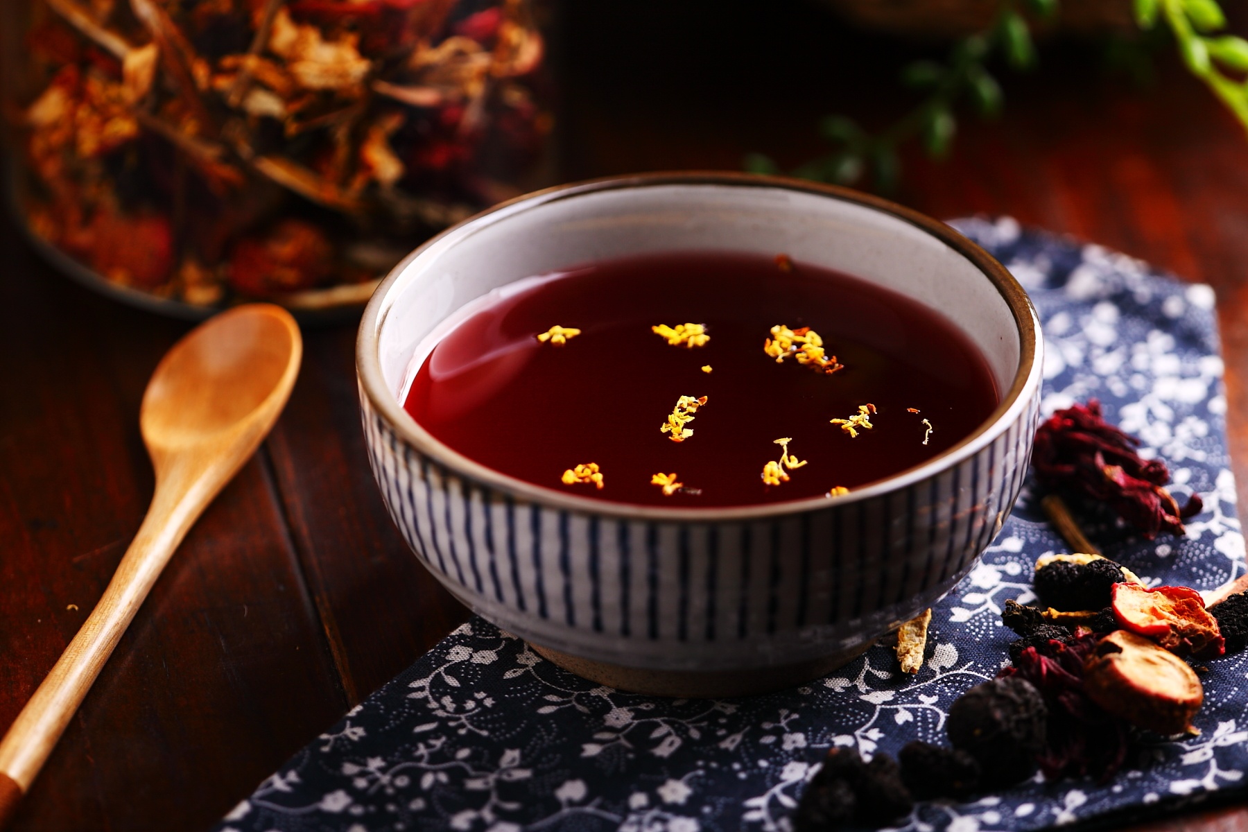 闻香寻梅，望梅止渴——夏日“清凉宝典”之中药酸梅汤茶饮，在这个夏天喜欢你没道理！